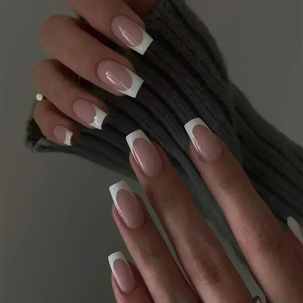 24Pcs French Tip Press on Nails Short Coffin False Nails Simple Wearable Fake Nails Frosted Full Cover Press on Nail Tips Art