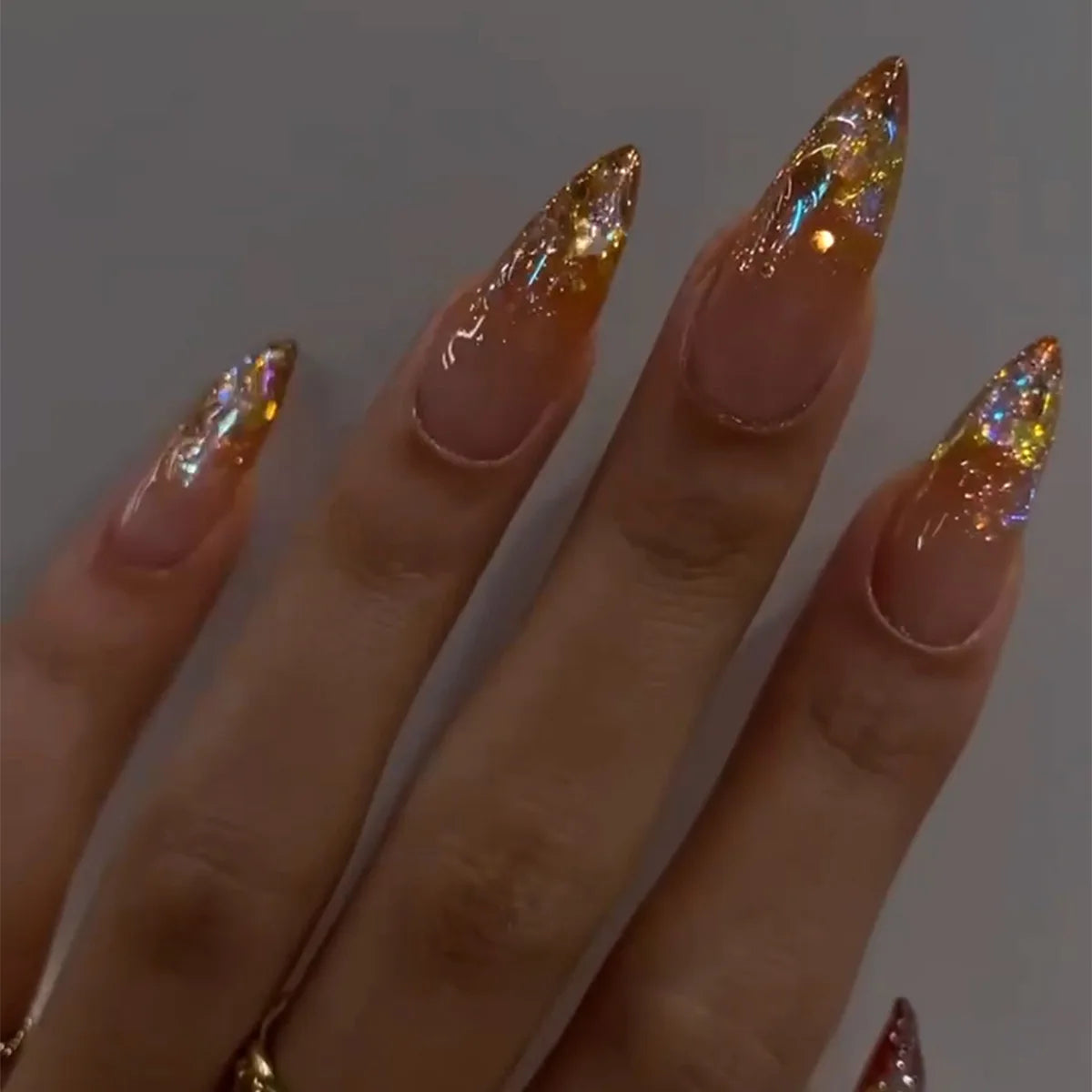 24Pcs Simple French Fake Nails with Almond Head Design Detachable 3D Irregular Star Pattern Press on False Nails Manicure Tools