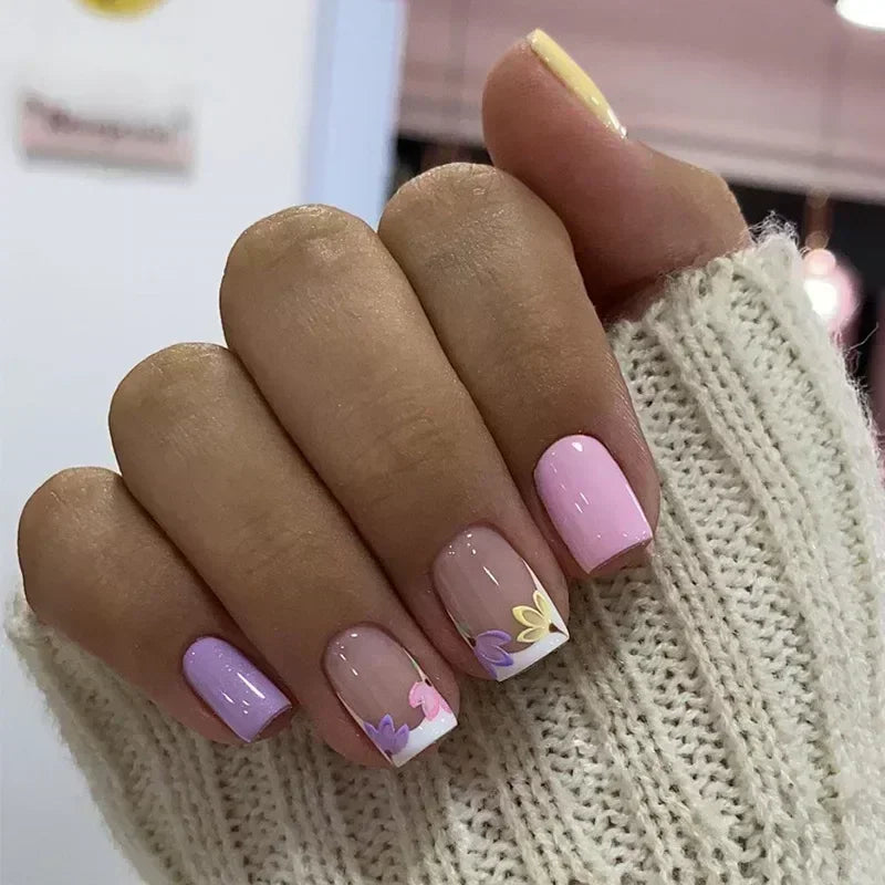 24Pcs French Tip Press on Nails Short Coffin False Nails Simple Wearable Fake Nails Frosted Full Cover Press on Nail Tips Art