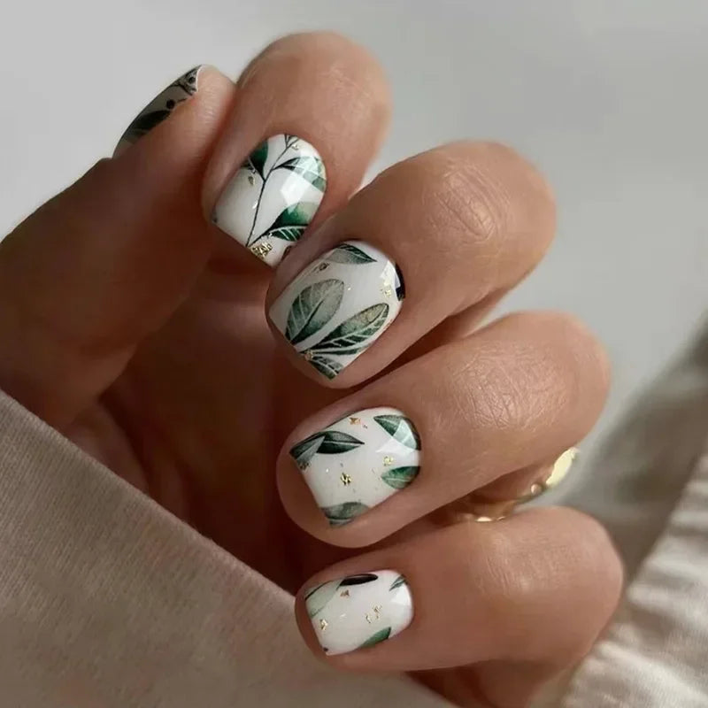 24Pcs Short Retro Flower Design Nails Art Manicure Pink False Nails Wearable Square Fake Nails Press on Full Cover Nail Tips
