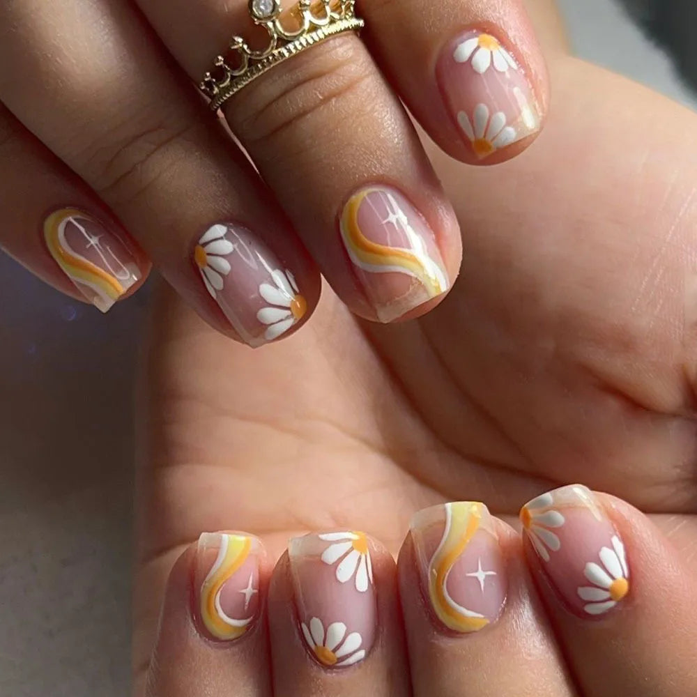 24Pcs Short Retro Flower Design Nails Art Manicure Pink False Nails Wearable Square Fake Nails Press on Full Cover Nail Tips