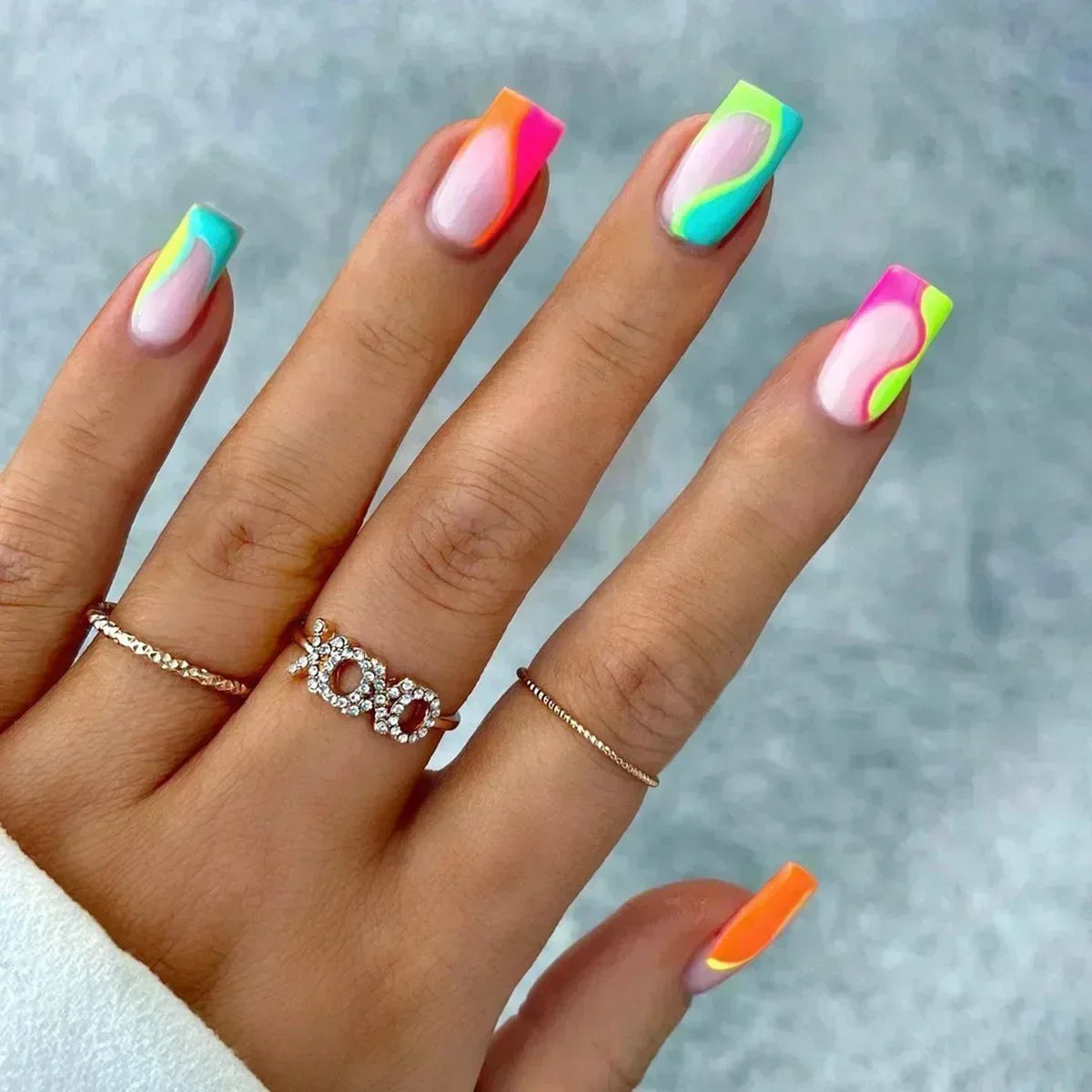 24Pcs French Tip Press on Nails Short Coffin False Nails Simple Wearable Fake Nails Frosted Full Cover Press on Nail Tips Art