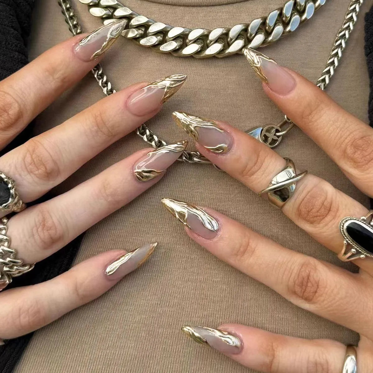 24Pcs Simple French Fake Nails with Almond Head Design Detachable 3D Irregular Star Pattern Press on False Nails Manicure Tools