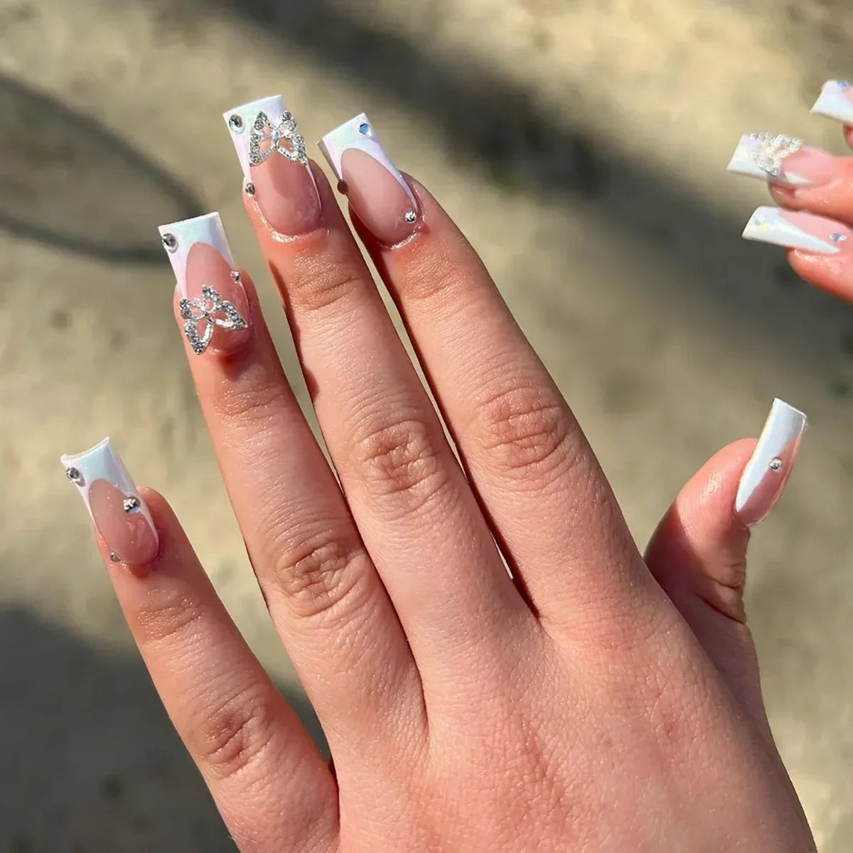 24PCS Shiny Pearl Wearable False Nails Short Square Fake Nail Simple Press on Nails Detachable Full Cover Nail Tips With Glue