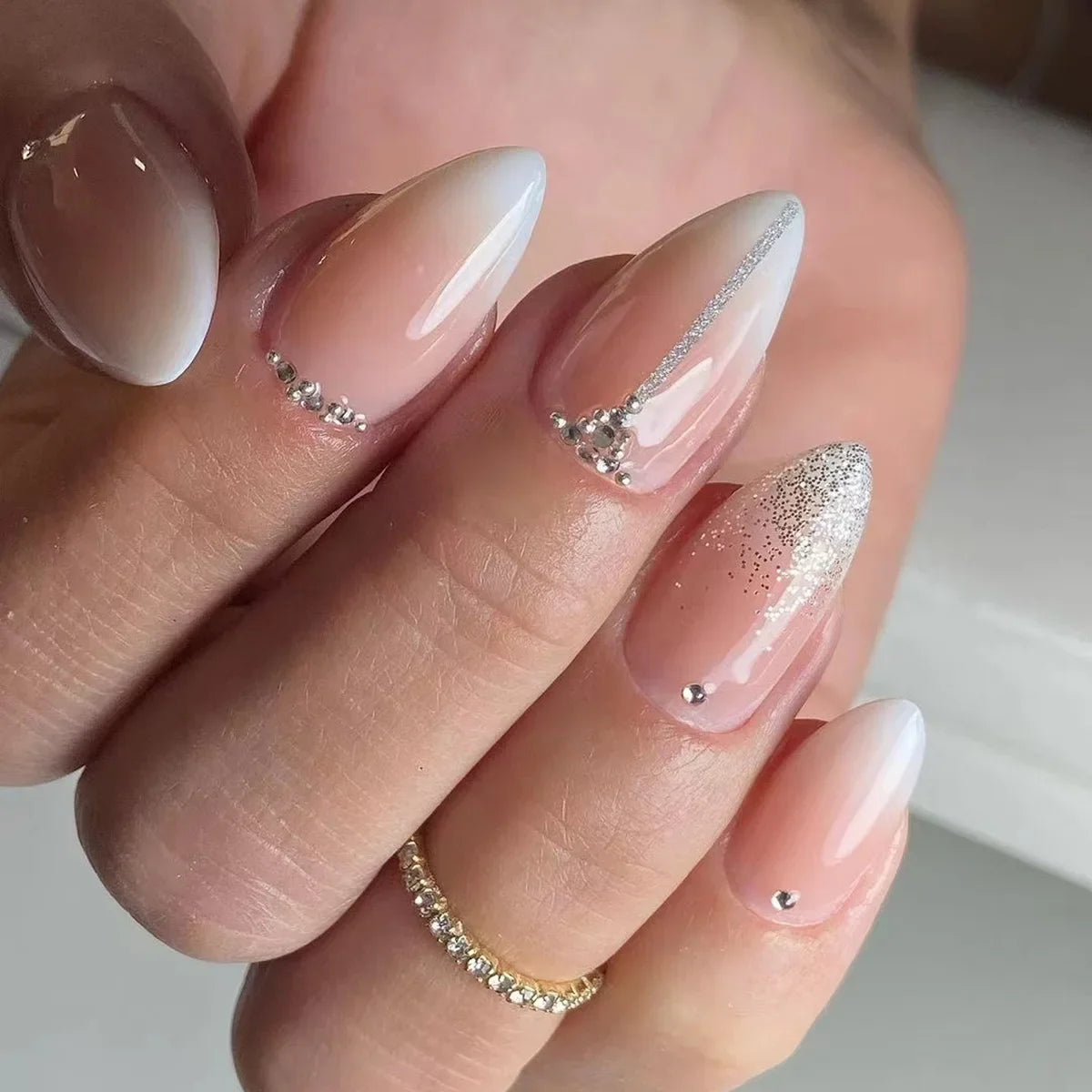 24Pcs Medium Long Acrylic Fake Nails Art Cool Spice Girls Wearing False Nails Set Press on Nail Tips Removable French Nails Fake