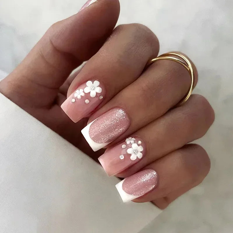 24Pcs Short Retro Flower Design Nails Art Manicure Pink False Nails Wearable Square Fake Nails Press on Full Cover Nail Tips
