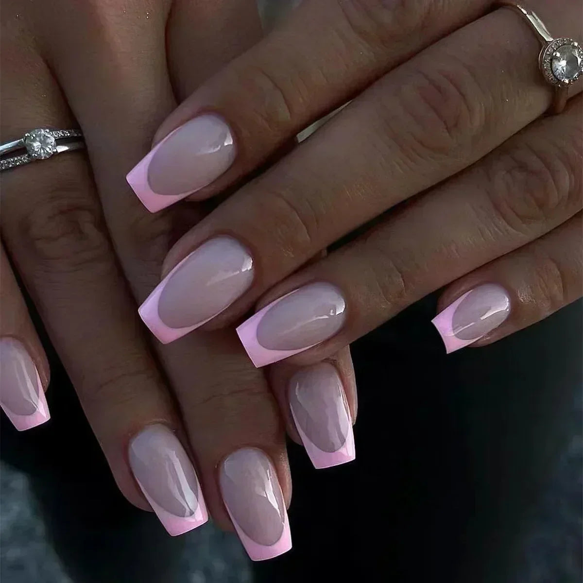 24Pcs French Tip Press on Nails Short Coffin False Nails Simple Wearable Fake Nails Frosted Full Cover Press on Nail Tips Art