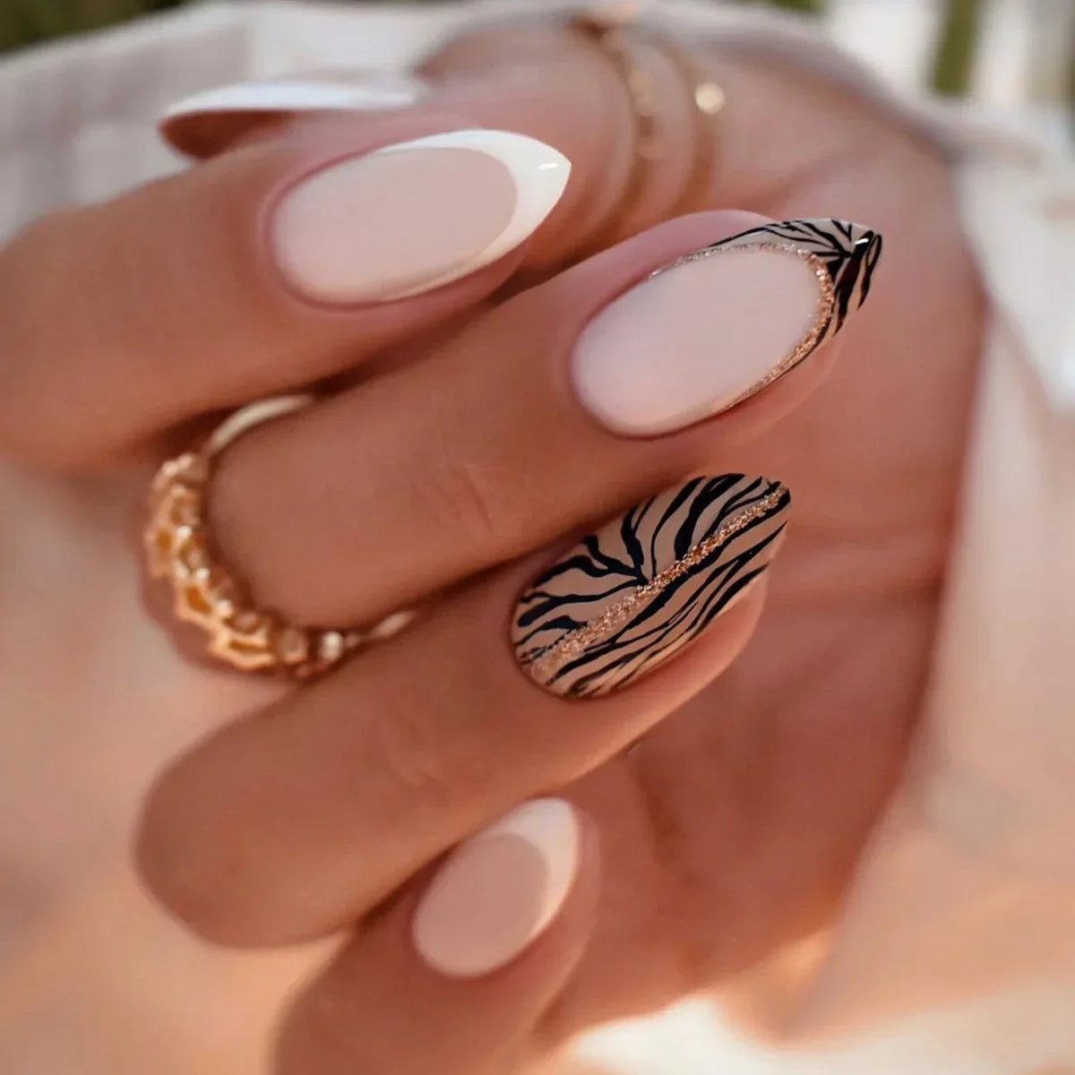 24Pcs French Gold Edge Wearable Almond Press on Fake Nails Simple Pearl Decoration False Nails with Glue Full Over Manicure Tips