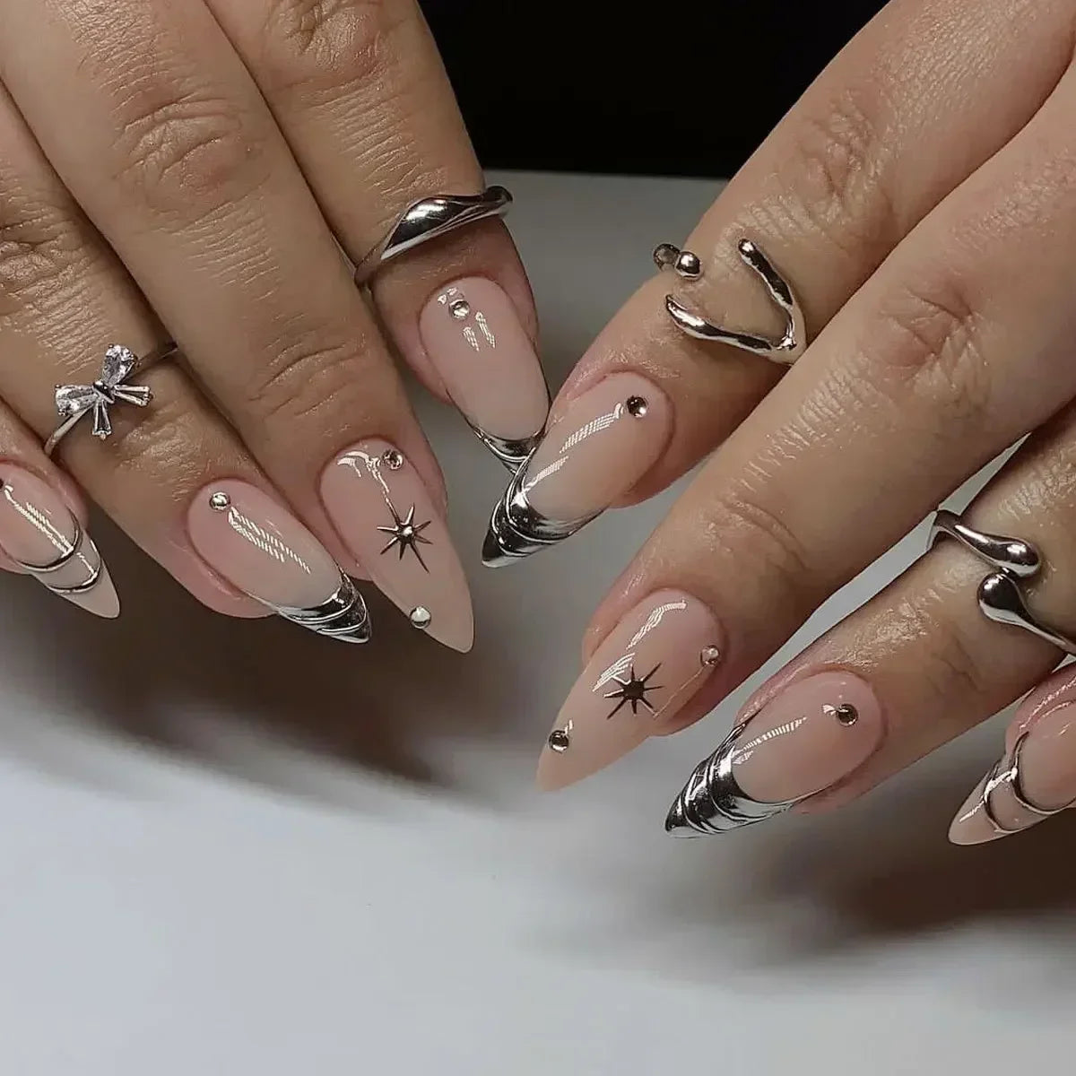 24Pcs French Gold Edge Wearable Almond Press on Fake Nails Simple Pearl Decoration False Nails with Glue Full Over Manicure Tips