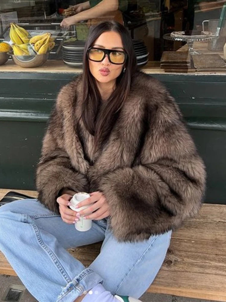 2024 Vintage Faux Fur Short Coats Women Retro Thick Large Cuffs Solid Fur Coat Female Winter Warm Lady Chic High Street Outwear
