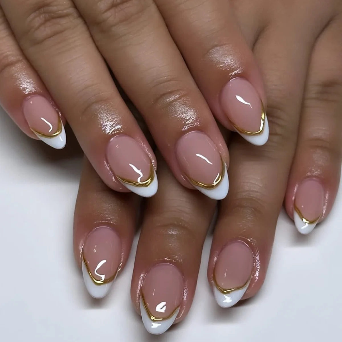 24Pcs Simple French Fake Nails with Almond Head Design Detachable 3D Irregular Star Pattern Press on False Nails Manicure Tools
