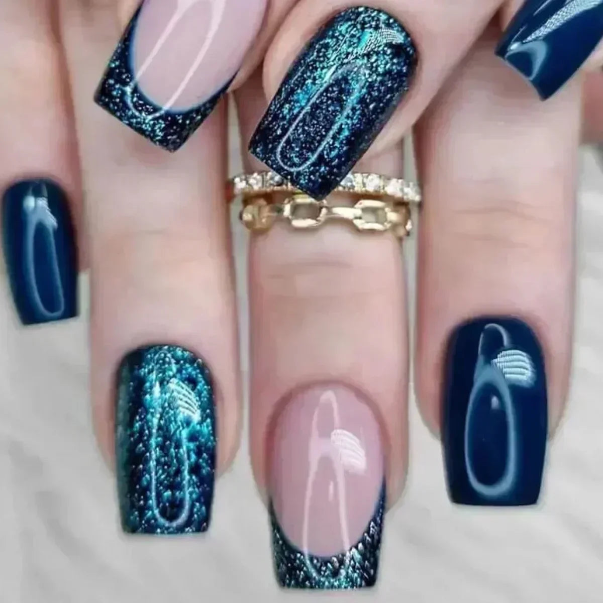 24Pcs French Tip Press on Nails Short Coffin False Nails Simple Wearable Fake Nails Frosted Full Cover Press on Nail Tips Art