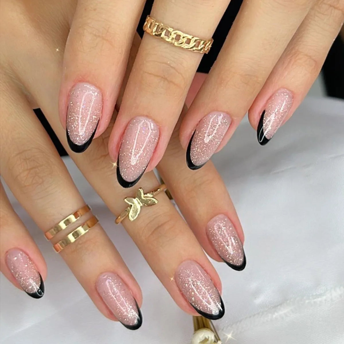 24Pcs White Ice Camellia Short False Nails Art Light Pink Sweet Girls Acrylic Press on Nails Full Cover Removable Fake Nail Set