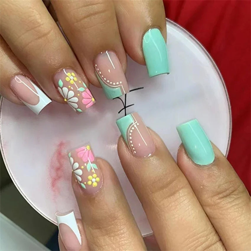 24Pcs Medium Long Acrylic Fake Nails Art Cool Spice Girls Wearing False Nails Set Press on Nail Tips Removable French Nails Fake