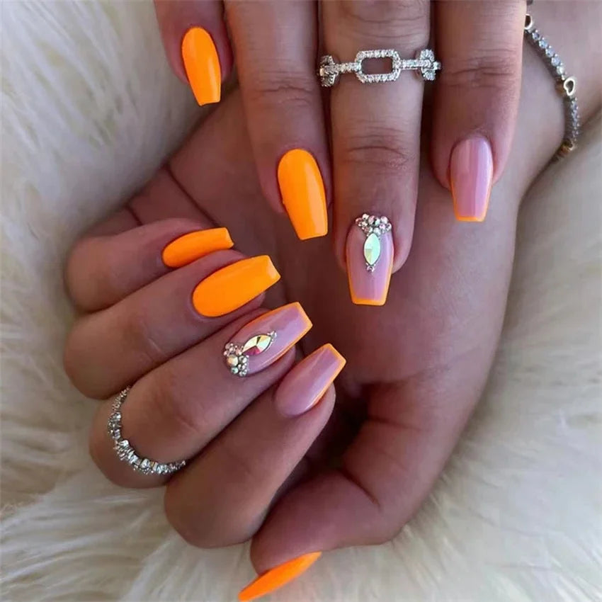 24Pcs Medium Long Acrylic Fake Nails Art Cool Spice Girls Wearing False Nails Set Press on Nail Tips Removable French Nails Fake