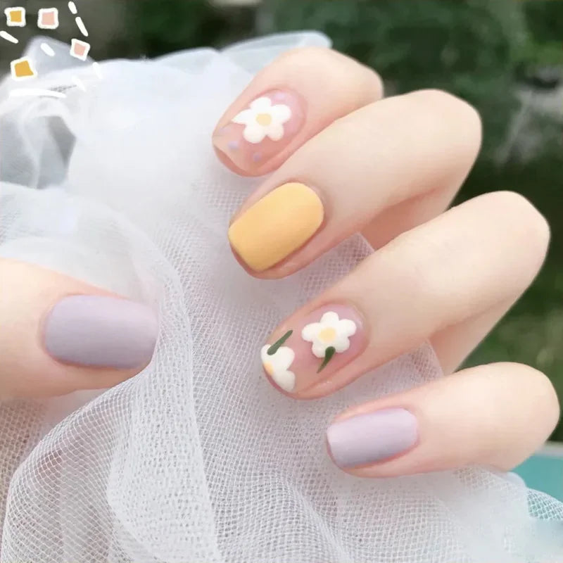 24PCS Shiny Pearl Wearable False Nails Short Square Fake Nail Simple Press on Nails Detachable Full Cover Nail Tips With Glue