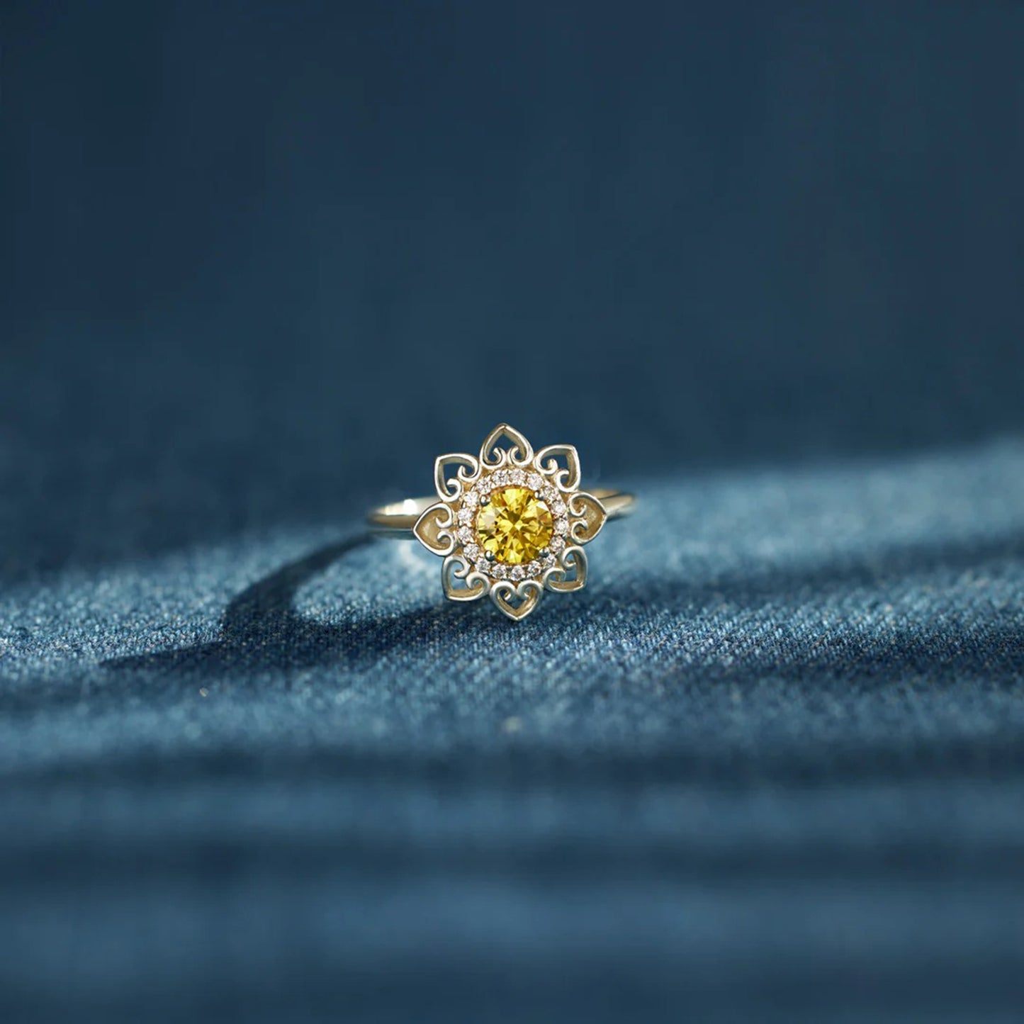 Flower Shape Zircon Platinum-Plated 925 Sterling Silver Ring