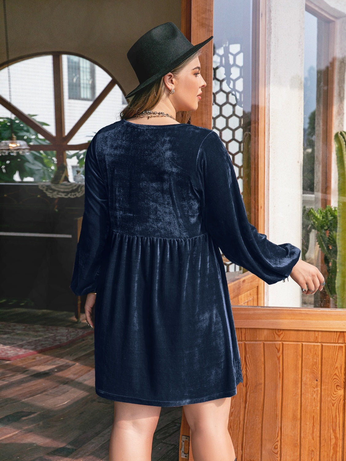 Plus Size Lace Detail V-Neck Balloon Sleeve Mini Dress