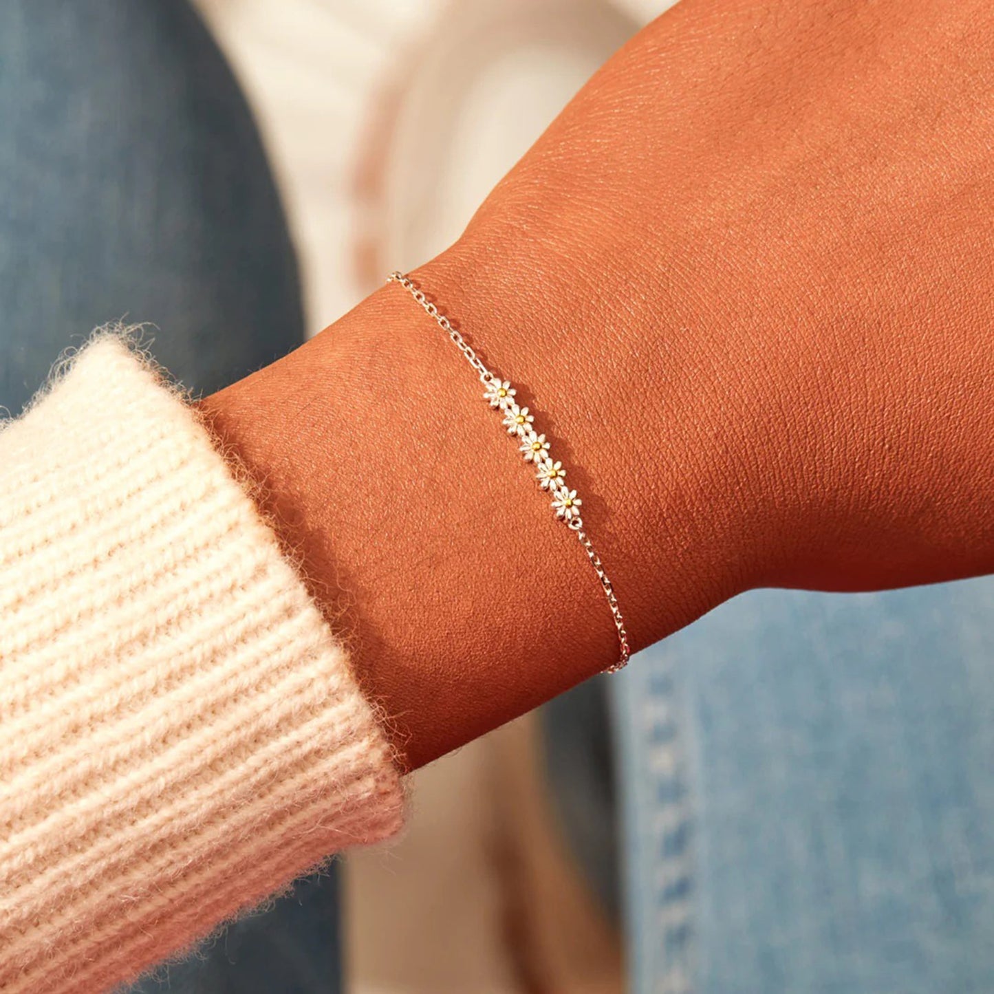 Daisy Shape Spring Ring Closure Bracelet