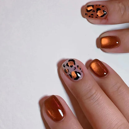 24Pcs Short Retro Flower Design Nails Art Manicure Pink False Nails Wearable Square Fake Nails Press on Full Cover Nail Tips