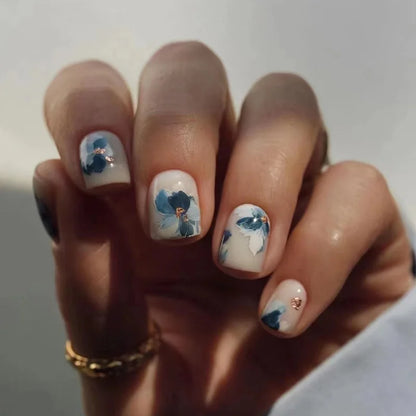 24Pcs White Ice Camellia Short False Nails Art Light Pink Sweet Girls Acrylic Press on Nails Full Cover Removable Fake Nail Set